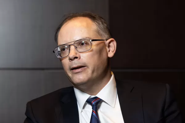 Bijna 5 jaar nadat Fortnite was geblokkeerd voor iPhones in de VS, zegt epische baas Tim Sweeney dat het op het punt staat terug te komen