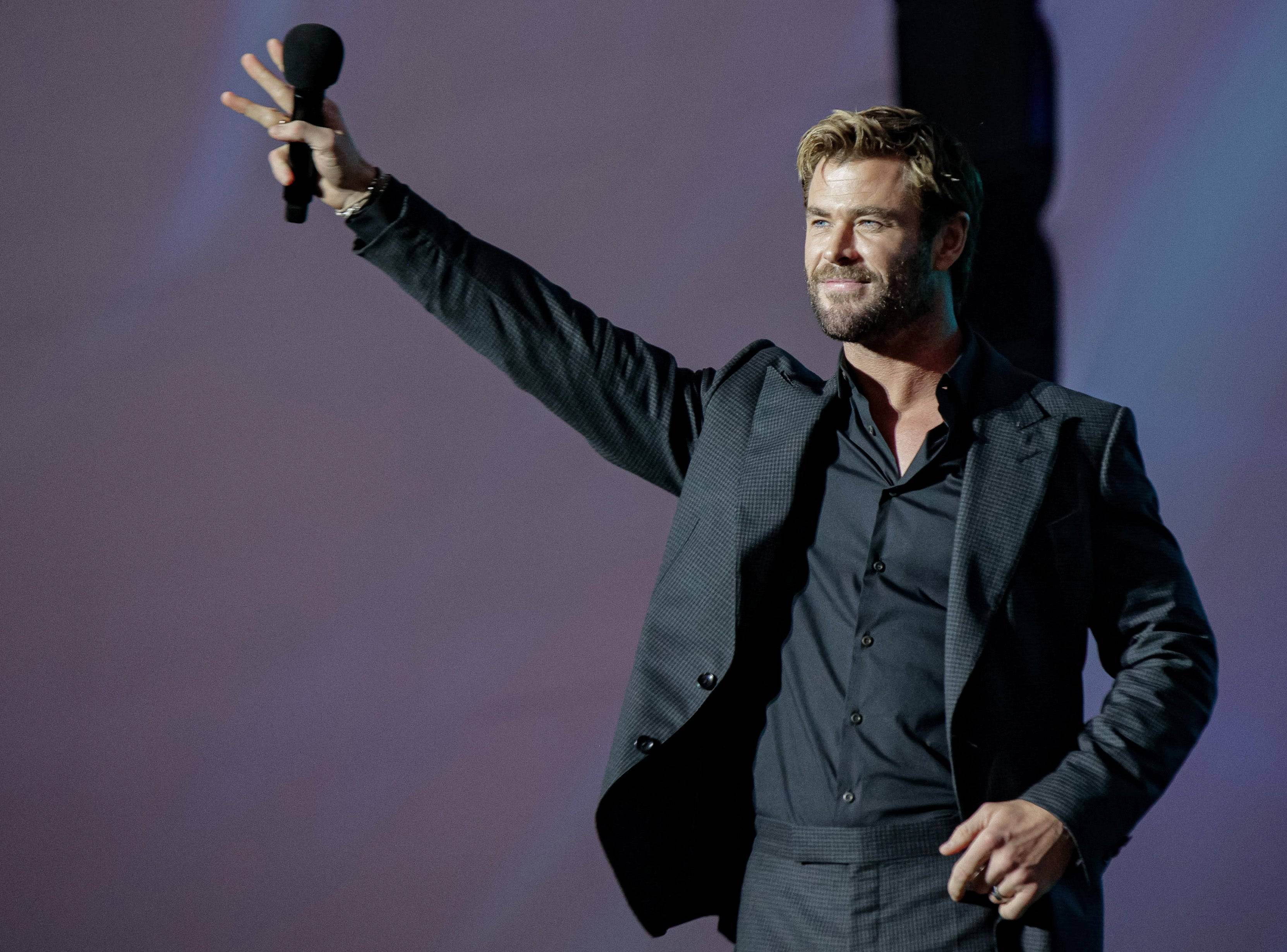 Chris Hemsworth는 본드로?
